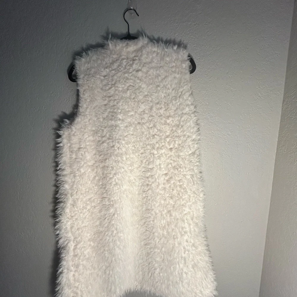 De’ Rotchild White Faux Fur Long Sleeveless Vest Size Large - Picture 4 of 5